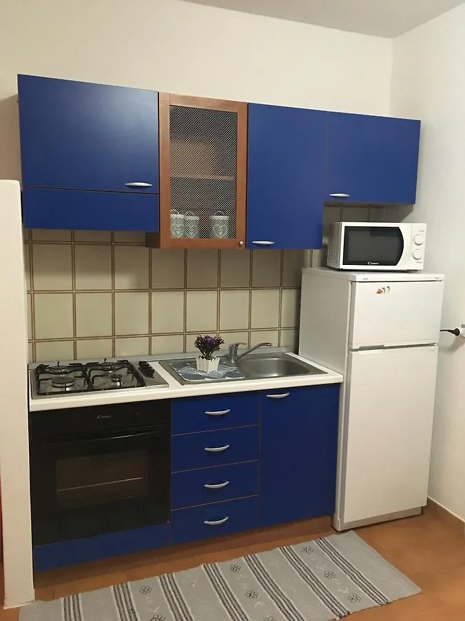 America Villa Oliveri 0*,